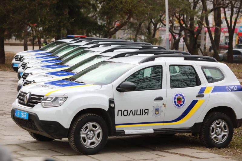 Поліцейські офіцери громад Запорізької області отримали нові службові автомобілі